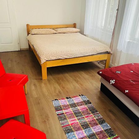 East Point Hostel Будапеща Екстериор снимка
