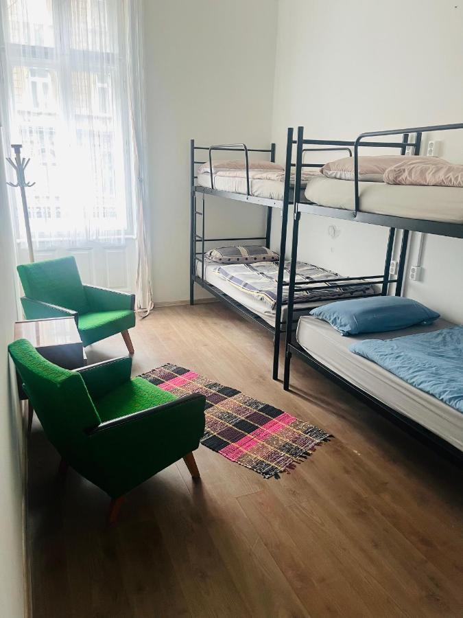 East Point Hostel Будапеща Екстериор снимка