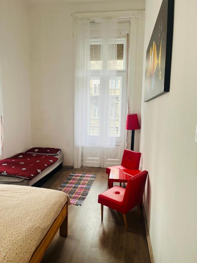East Point Hostel Будапеща Екстериор снимка